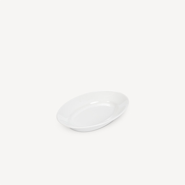 Plat ovale en porcelaine blanche